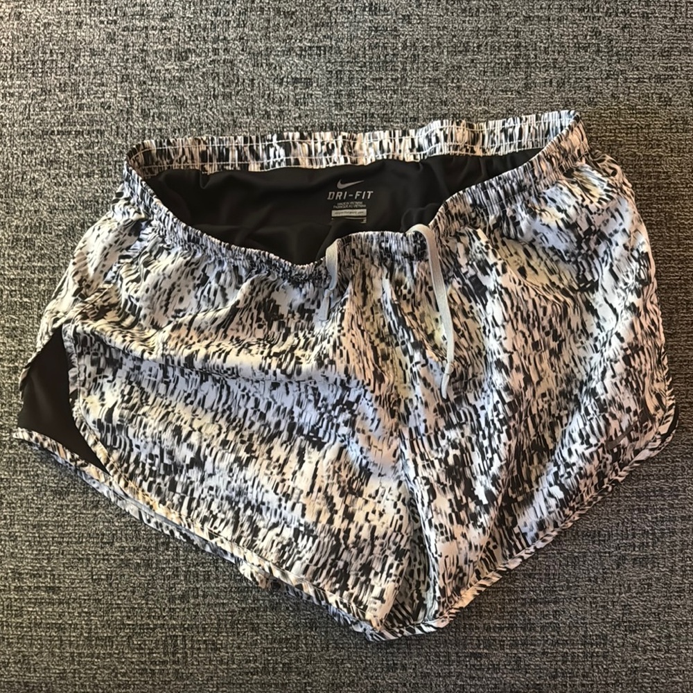 Nike Dri-FIT Monochrome Patterned Shorts